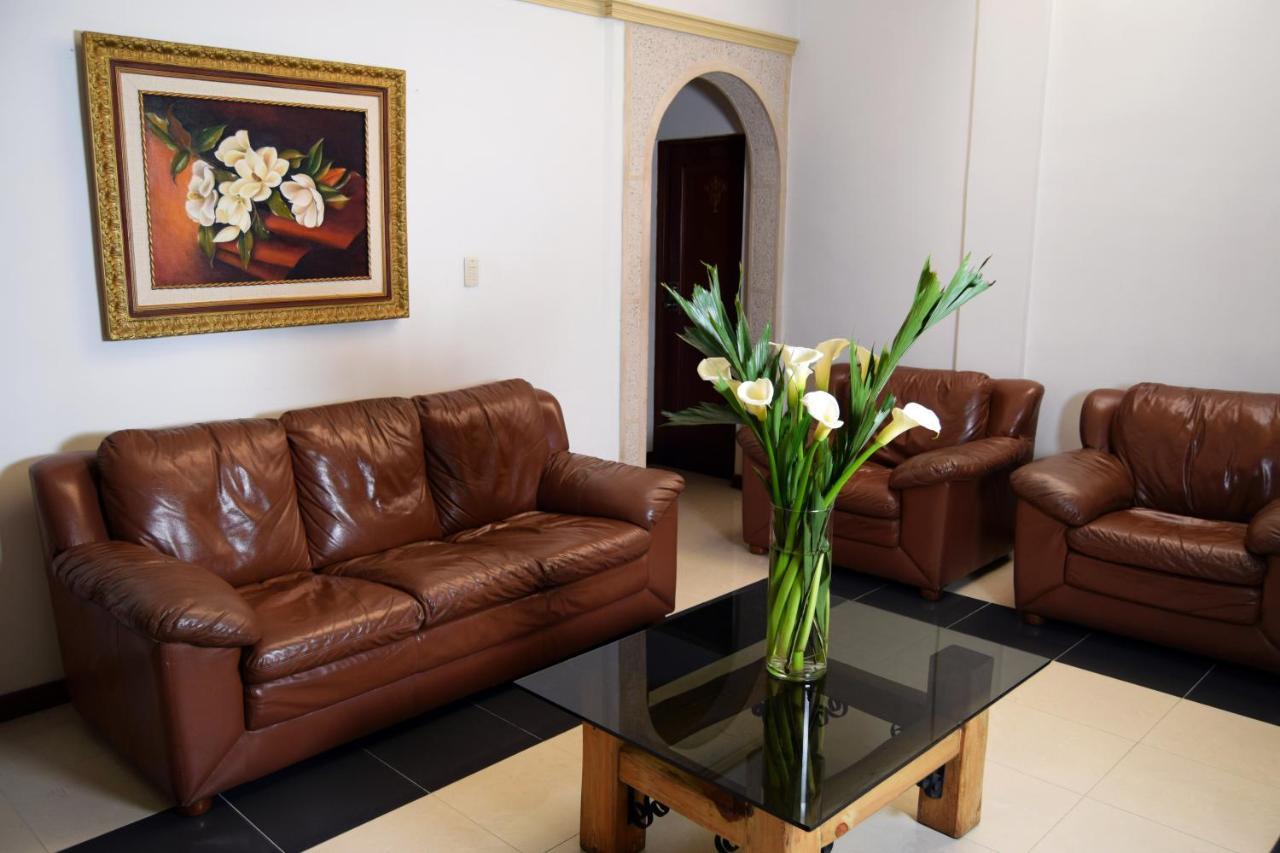 Hotel Bolivar Plaza Manizales Bagian luar foto