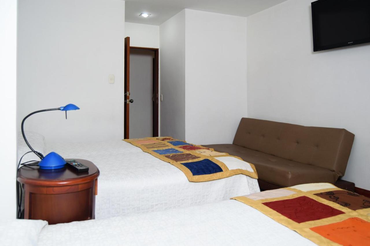 Hotel Bolivar Plaza Manizales Bagian luar foto