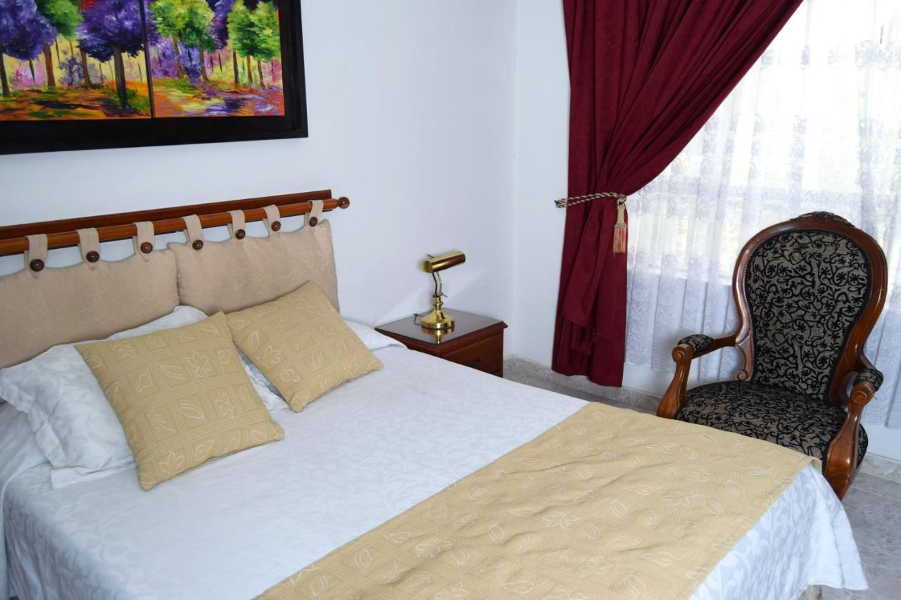 Hotel Bolivar Plaza Manizales Bagian luar foto