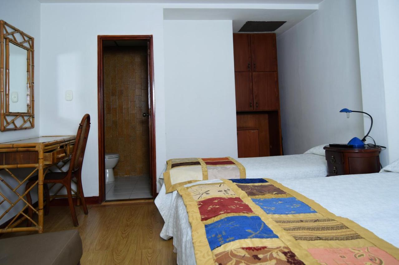 Hotel Bolivar Plaza Manizales Bagian luar foto