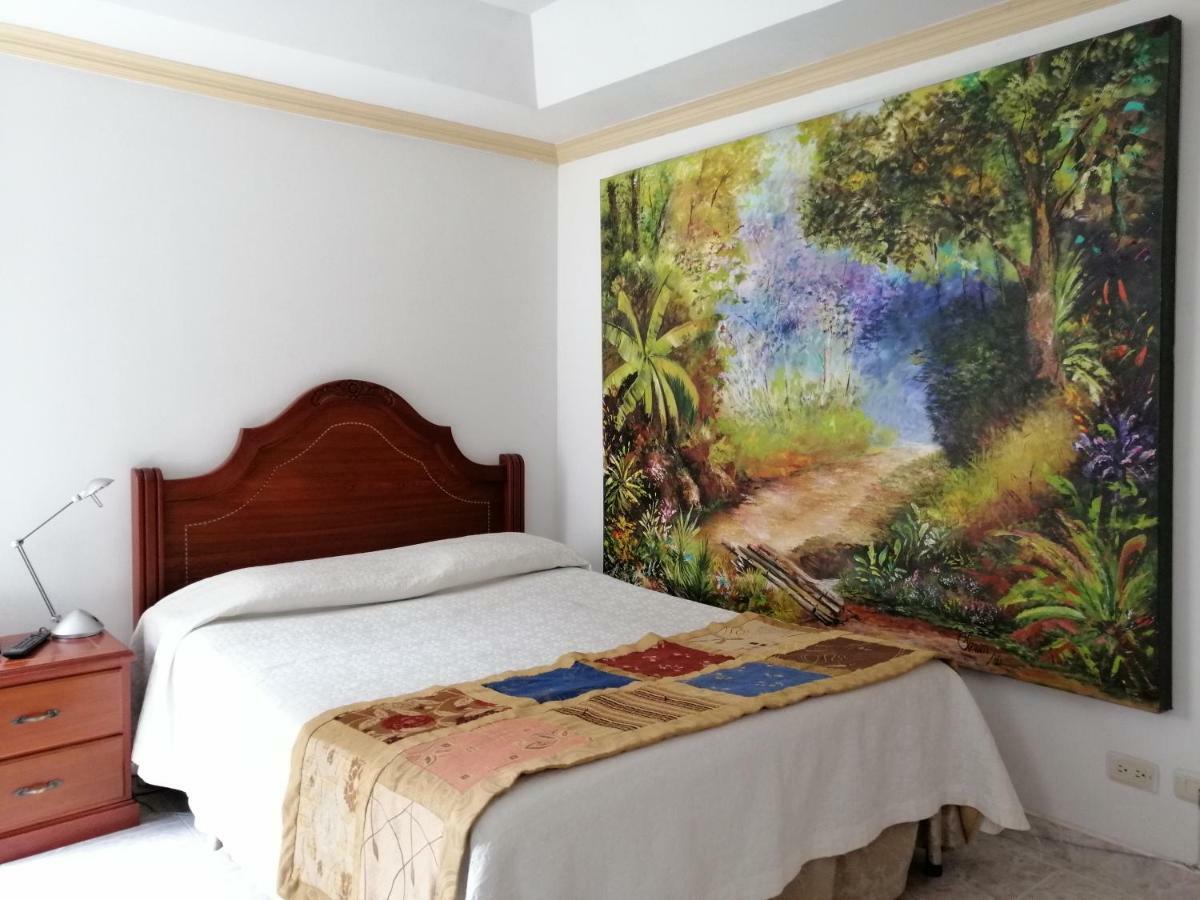 Hotel Bolivar Plaza Manizales Bagian luar foto