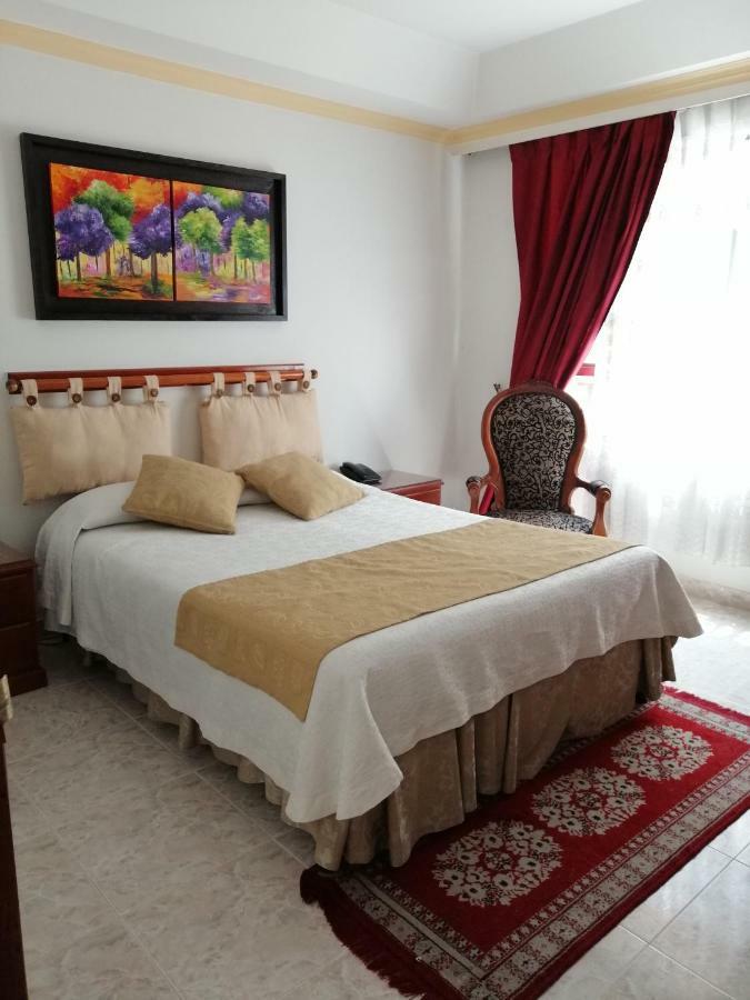 Hotel Bolivar Plaza Manizales Bagian luar foto